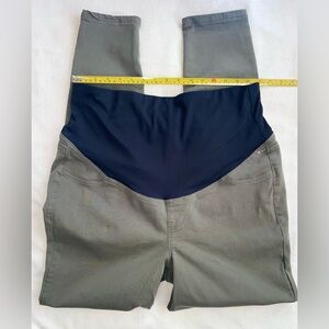 NWOT MAURICES MATERNITY BOTTOM SIZE L